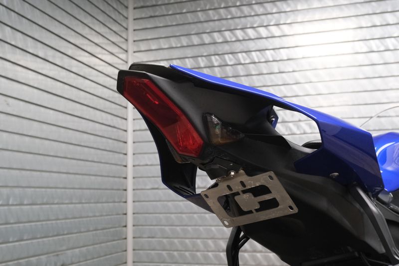USED 2018 YAMAHA YZF-R1 Image 15
