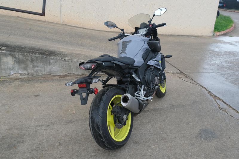 2017 Yamaha FZ10 GRAY Image 3