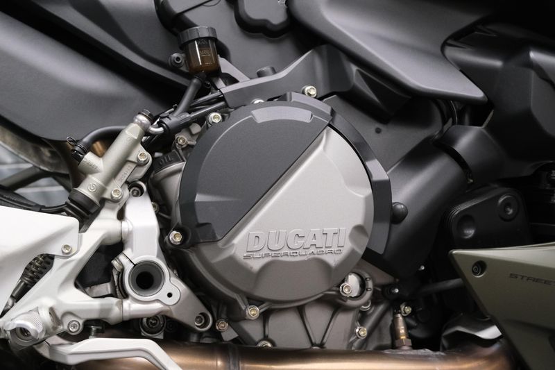 USED 2024 DUCATI STREETFIGHTER V2 Image 12
