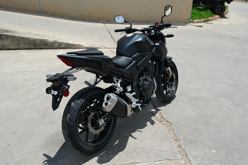 2025 Honda CB500F  MATTE BLACK METALLIC Image 3