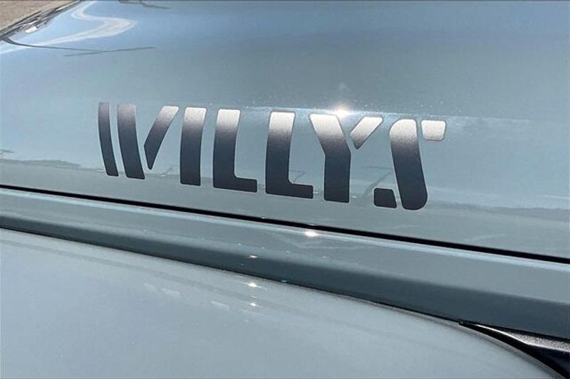 2025 Jeep Gladiator Willys photo 12