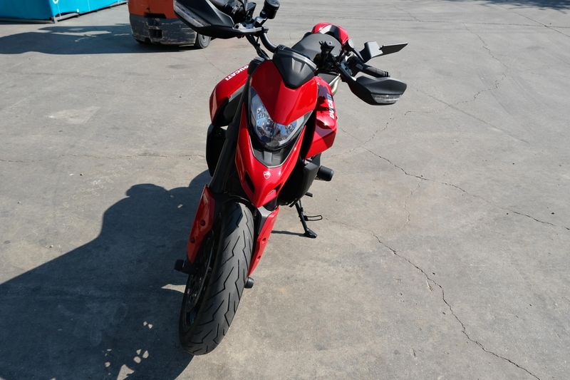 USED 2021 DUCATI HYPERMOTARD 950 Image 8