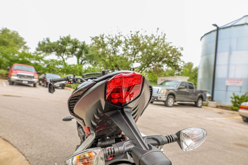 USED 2018 TRIUMPH STREET TRIPLE R Image 10