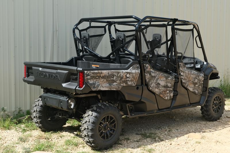 2025 Honda PIONEER 10006 DELUXE CREW TRUE TIMBER ATERA CAMO Image 3