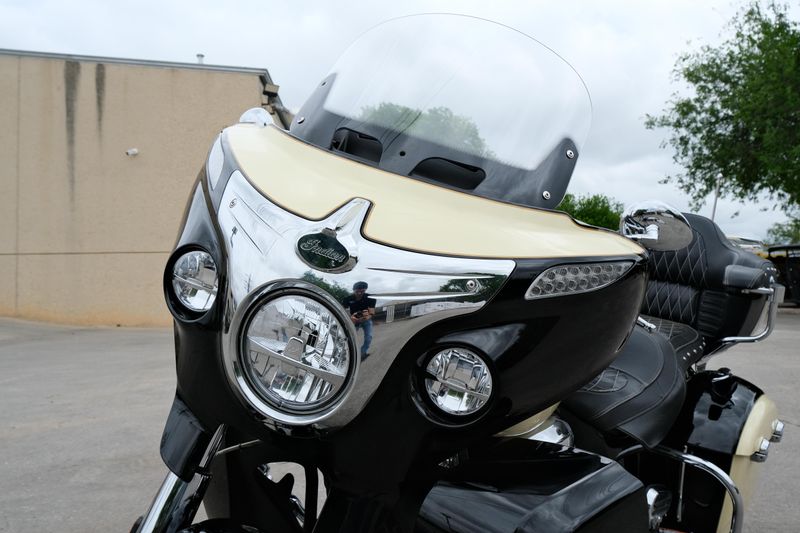 USED 2017 INDIAN MOTORCYCLE ROADMASTER Image 9