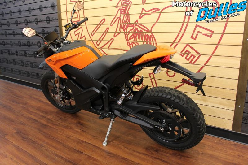 2023 Zero DS  in a Quicksand exterior color. Motorcycles of Dulles 571.934.4450 motorcyclesofdulles.com 