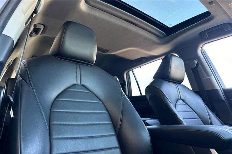 2022 Toyota Highlander XLEImage 16