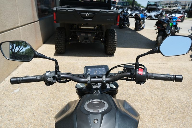 2024 Honda CB300R ABS BLACK Image 9
