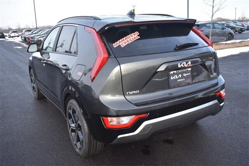 New 2025 Kia Niro EX TouringImage 5
