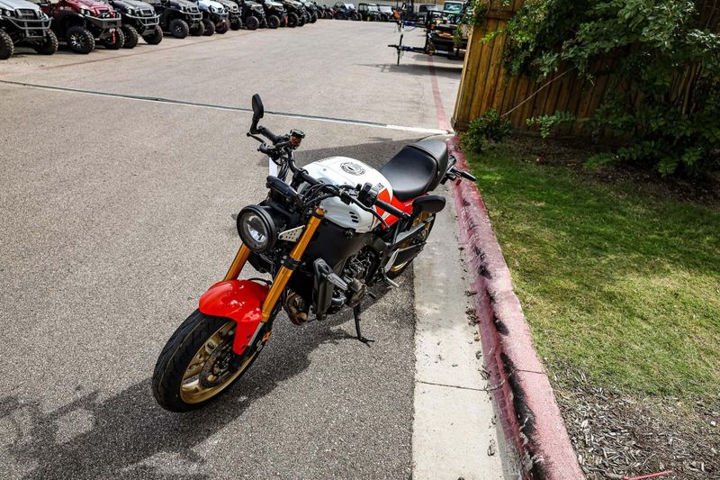 2024 Yamaha XSR900 HERITAGE WHITE Image 33