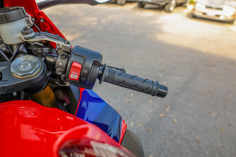 USED 2022 HONDA CBR1000RR ABS Image 10