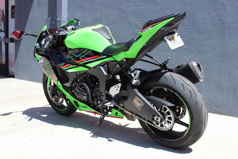 2024 Kawasaki Ninja�� ZX���-6R ABS Image 4