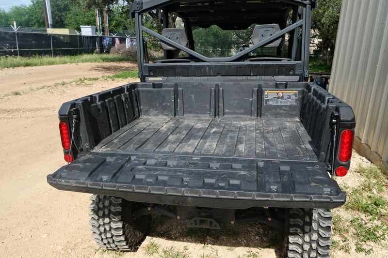 2025 Can-Am DEFENDER MAX DPS HD7 COMPASS GREEN Image 9