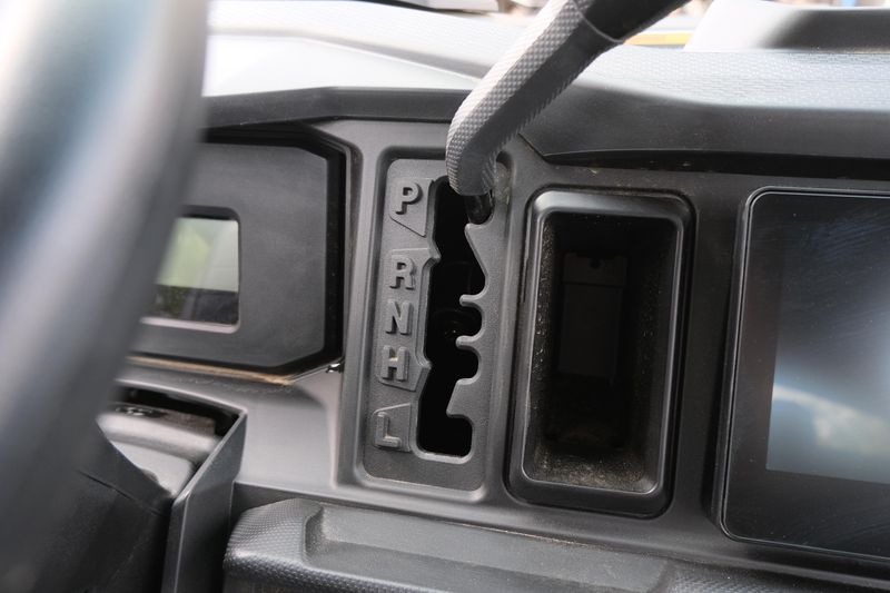 NEW 2026 CAN-AM DEFENDER MAX XT HD11 WITH 1025 INCH TOUCHSCREEN Image 14