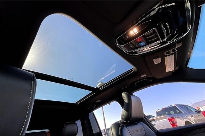 Used 2023 Jeep Grand Cherokee OverlandImage 29