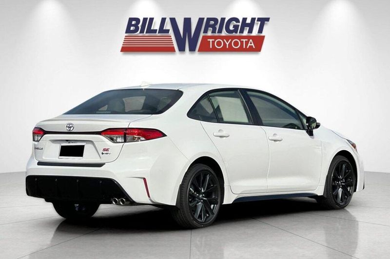 New 2027 Toyota Corolla Hybrid SEImage 3