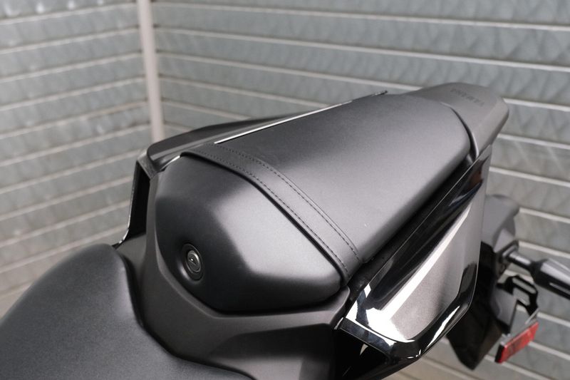 NEW 2026 YAMAHA YZFR3 ABS Image 16