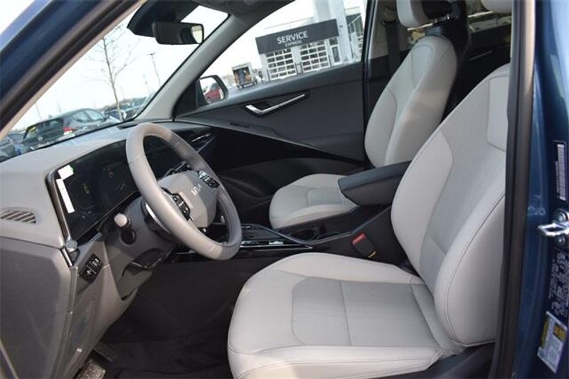 New 2025 Kia Niro EXImage 21