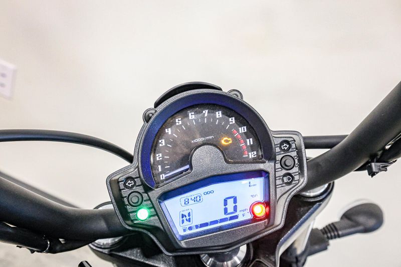 2025 Kawasaki VULCAN S ABS METALLIC FLAT SPARK BLACK AND METALLIC FLAT RAW GRAYSTONE Image 16