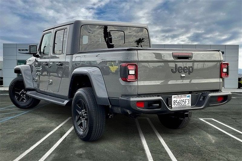 2021 Jeep Gladiator SportImage 10