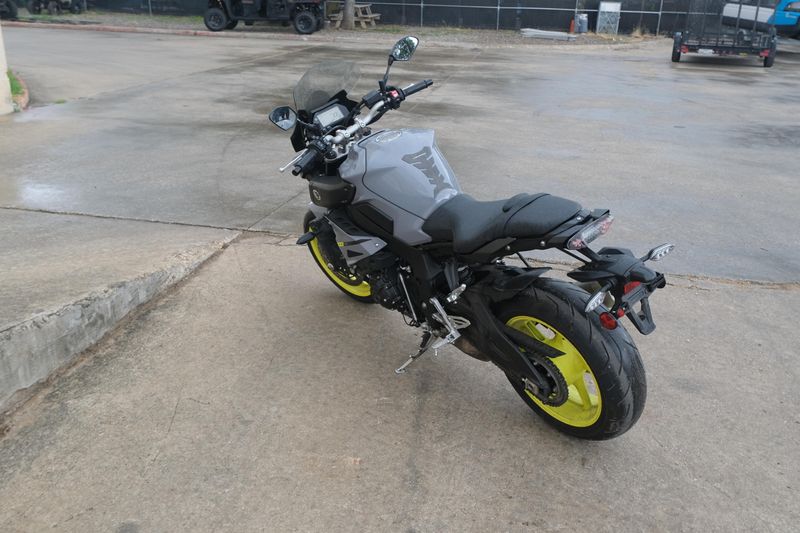 2017 Yamaha FZ10 GRAY Image 5