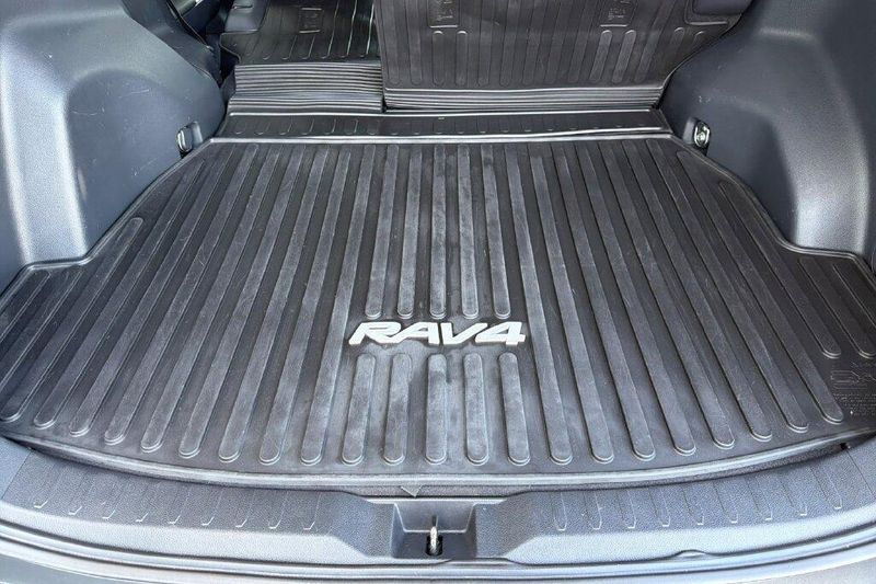 Used 2024 Toyota RAV4 Hybrid XLE PremiumImage 14