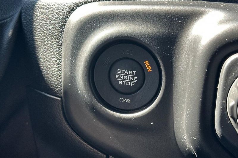 2020 Jeep Gladiator Sport S photo 20