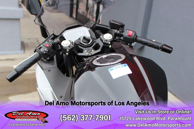 2025 Kawasaki NINJA 500 SE ABS Image 2