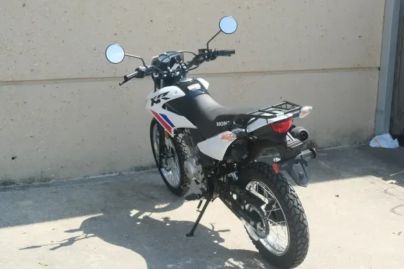 NEW 2025 HONDA XR150L Image 5