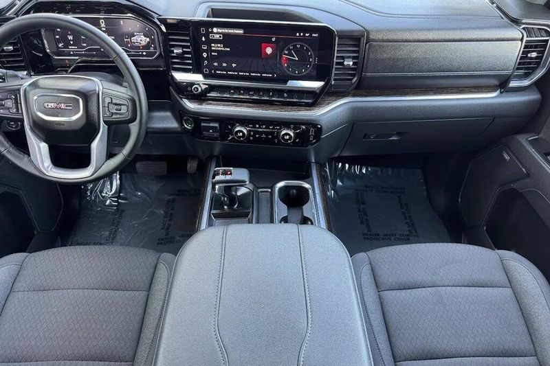 Used 2025 GMC Sierra 1500 ElevationImage 12