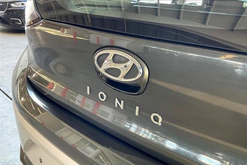 2020 Hyundai Ioniq Hybrid LimitedImage 31