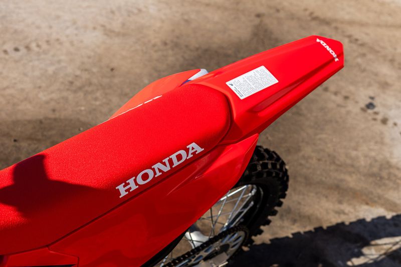 2025 Honda CRF250R REDImage 7