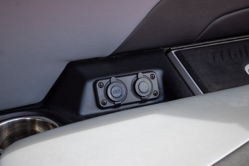 USED 2020 MALIBU 24 MXZ Image 34