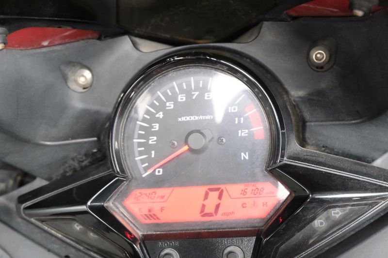 USED 2017 HONDA CBR300R Image 16