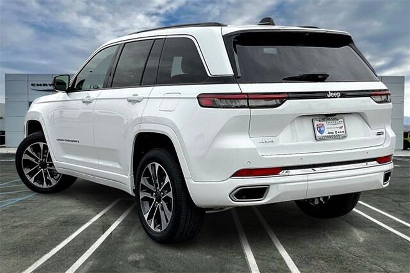 2025 Jeep Grand Cherokee Overland 4x4Image 2