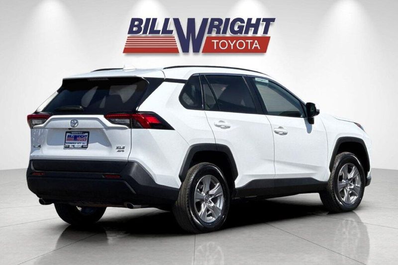 Used 2025 Toyota RAV4 XLEImage 3