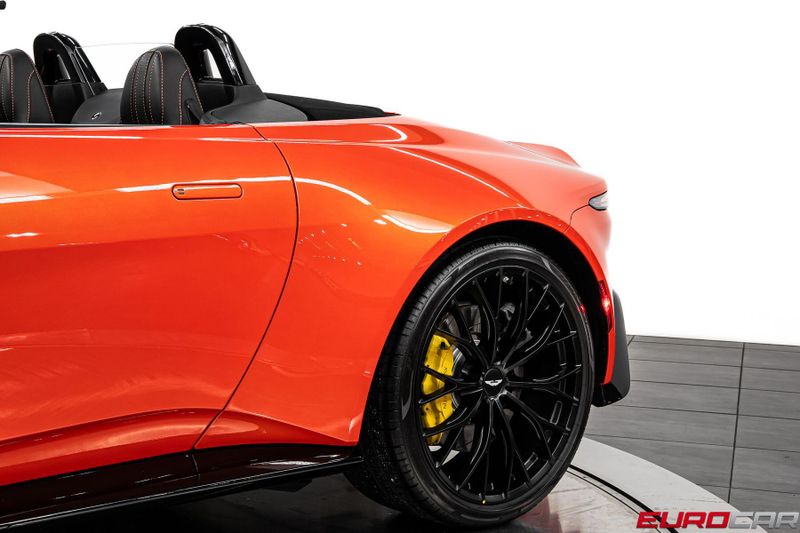 2022 Aston Martin Vantage Roadster *SPECIAL FACTORY PAINT * IMMACULATE CONDITION*Image 19