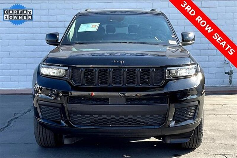 Used 2024 Jeep Grand Cherokee L AltitudeImage 2