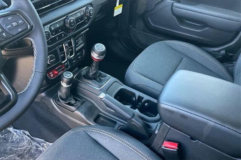 New 2025 Jeep Wrangler 4-door WillysImage 7