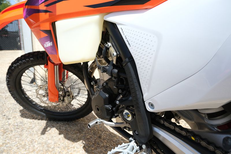 2024 KTM 350 EXCF ORANGEImage 16