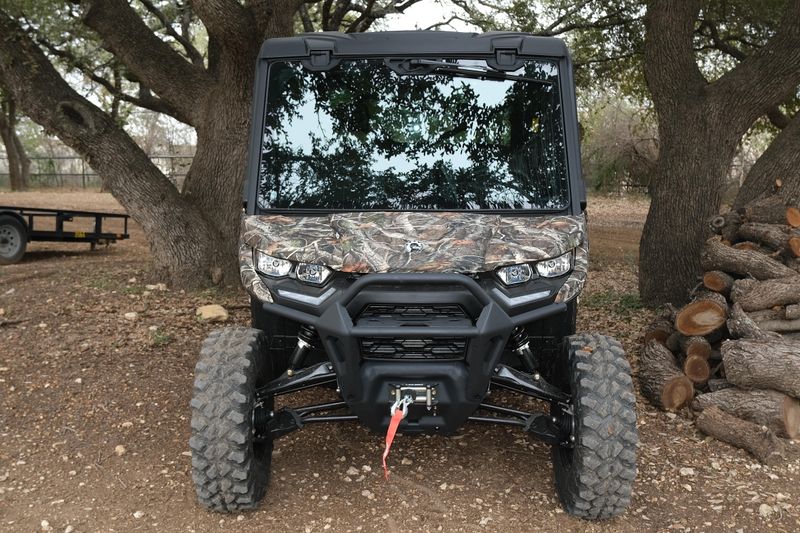 2025 Can-Am DEFENDER MAX LIMITED CAB HD10 WILDLAND CAMOImage 11