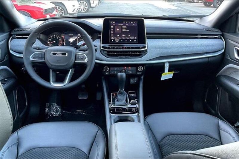 2025 Jeep Compass Latitude 4x4Image 4