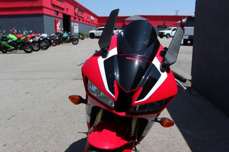 2021 Honda CBR600RR ABS Image 7