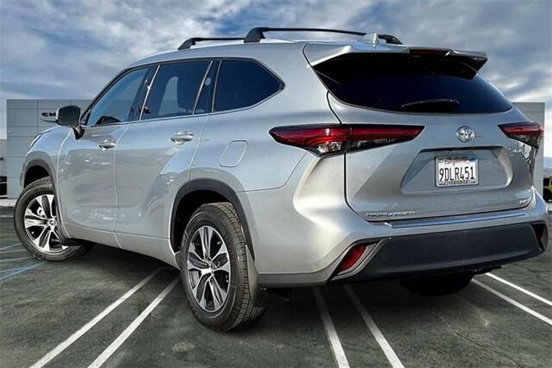 2022 Toyota Highlander XLEImage 10