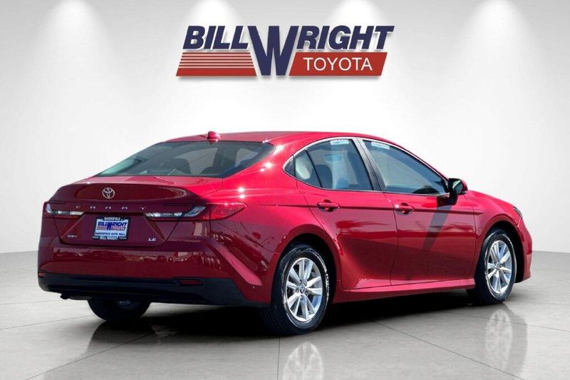 Used 2025 Toyota Camry LEImage 3