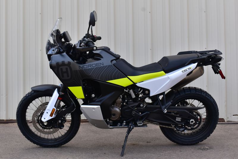 2023 HUSQVARNA NORDEN 901 in a BLACK exterior color. Family PowerSports (877) 886-1997 familypowersports.com 