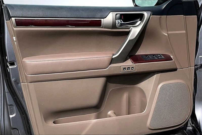 2016 Lexus GX 460 photo 21