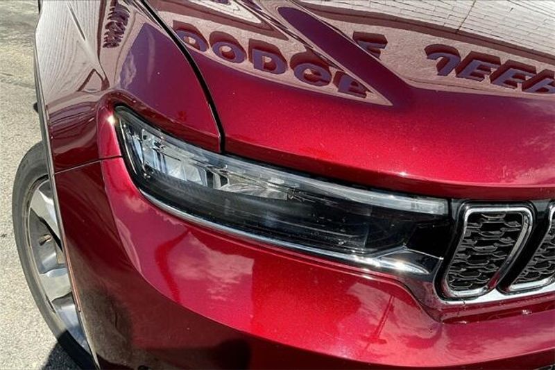 2021 Jeep Grand Cherokee Limited photo 3