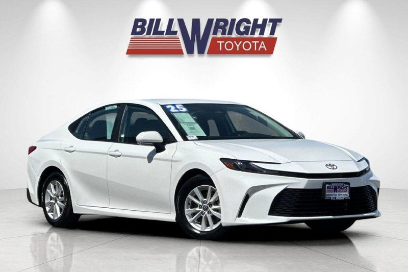 Used 2025 Toyota Camry LEImage 1