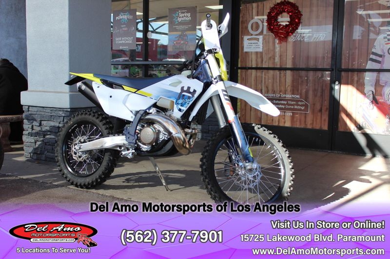 2024 HUSQVARNA TE 250  in a WHITE exterior color. Del Amo Motorsports of Los Angeles (562) 262-9181 delamomotorsports.com 